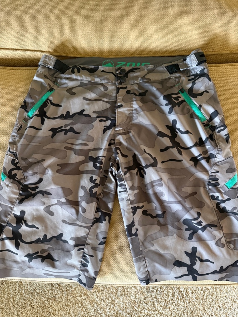 Zoic MP3 MTB 11" Mountain Biking Shorts Size L Camo